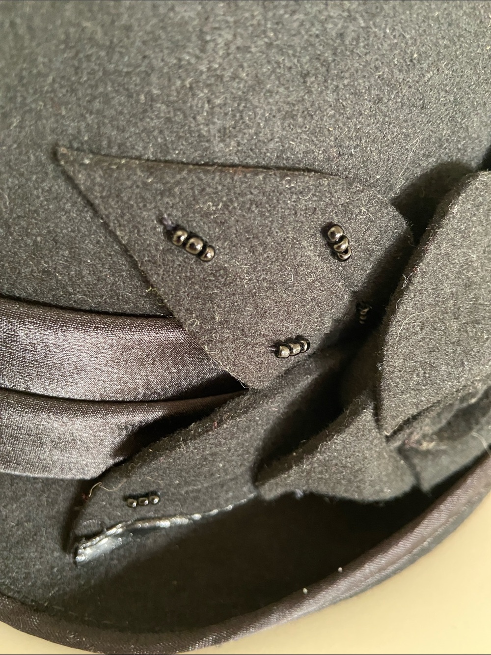 Vintage Style Black Cloche Hat - Picture 5 of 6